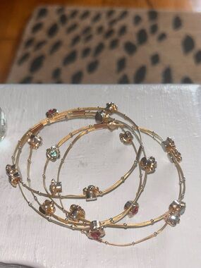 2 bracelets 1 Gold-Tone Multi-Flower Crystal Bangle Set